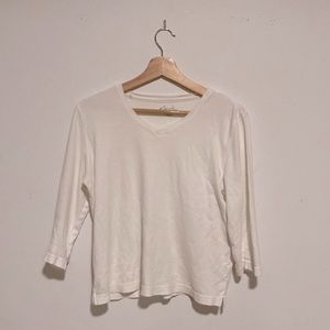 Woman’s Long Sleeve V Neck Petite Small